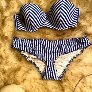 New without tags  Shade & Shore size small bandeau bikini